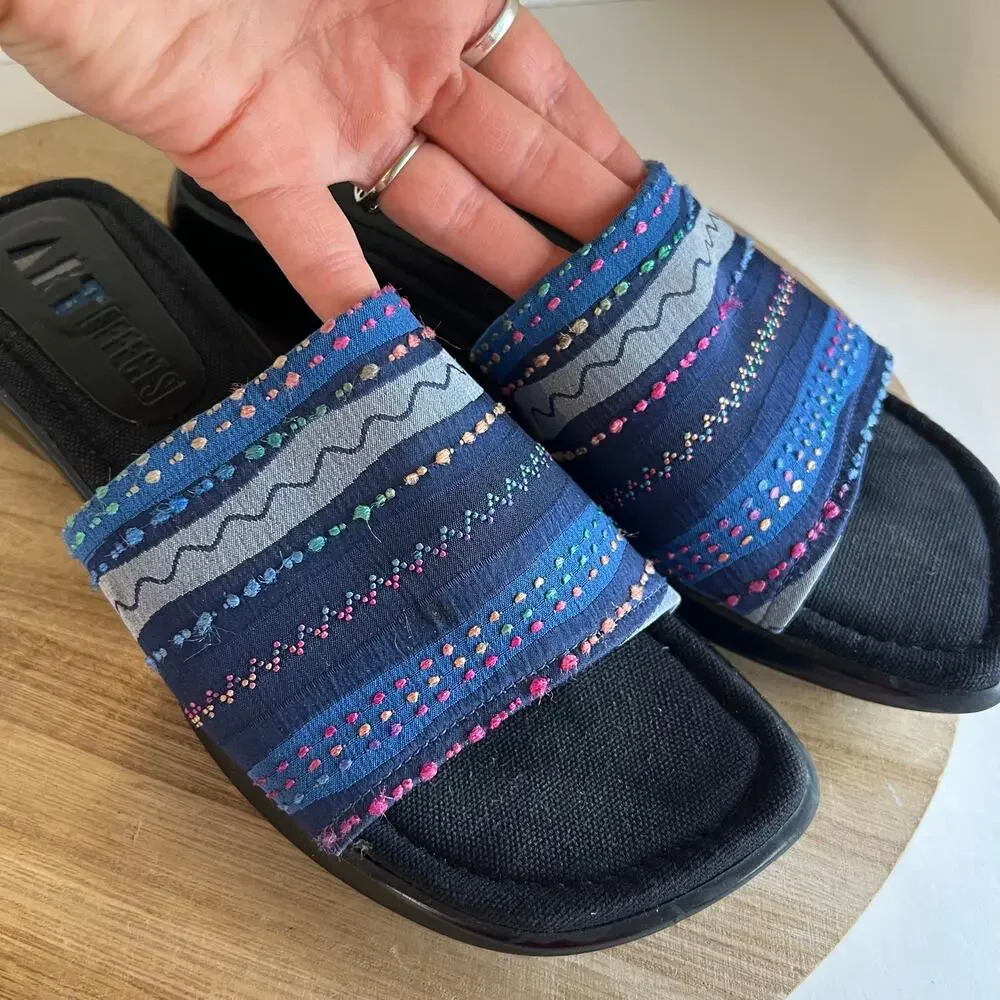 Art Effects Blue Embroidered Square Toe Chunky Slide Sandals Brazil Size 8